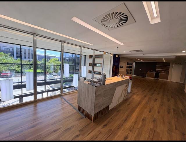 760M² OFFICE TO LET IN VORNA VALLEY